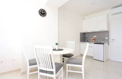 Zivogosce Apartment | Studio flat near beach Živogošće - Porat, Makarska (AS-18150-b)