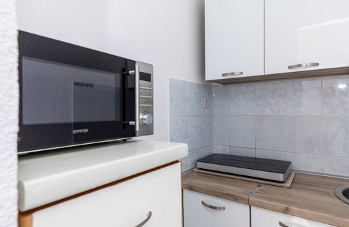 Lokva Rogoznica Apartment | Studio flat with balcony and sea view Lokva Rogoznica, Omiš (AS-18638-b)