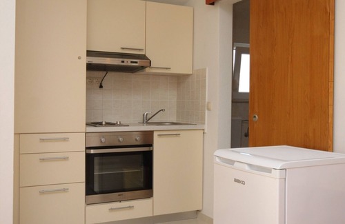 Dugi Rat Apartment | Studio flat with terrace and sea view Mali Rat, Omiš (AS-7482-a)