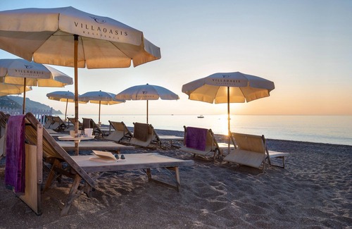 Mazzeo Apartment | Studio in Villa Oasis Residence in Taormina