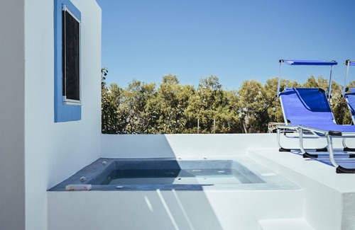 Monolithos Apartment | Studio Kocis with jacuzzi