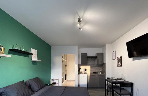 Huningue Apartment | Studio Le Maréchal - Près frontière et Netflix