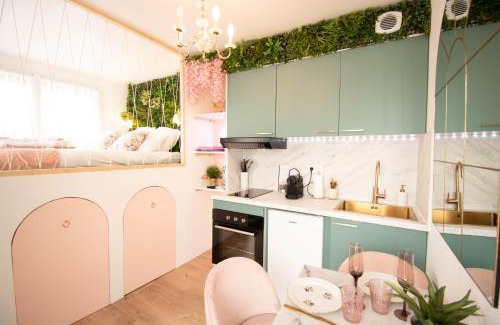 Montfort-sur-Meu Apartment | Studio les 2 fées - Brocéliande - Jacuzzi