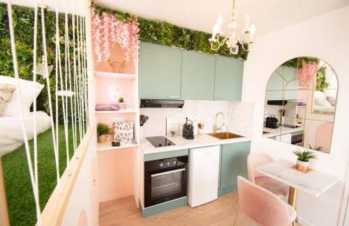 Montfort-sur-Meu Apartment | Studio les 2 fées - Brocéliande - Jacuzzi