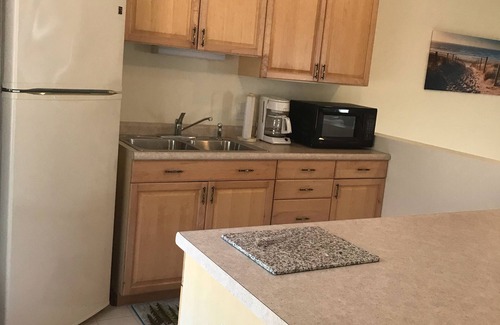 Shelby Apartment | Studio Loft at Stony Lake 1 block to Lake Michigan & Stony Lake Beaches 🏖