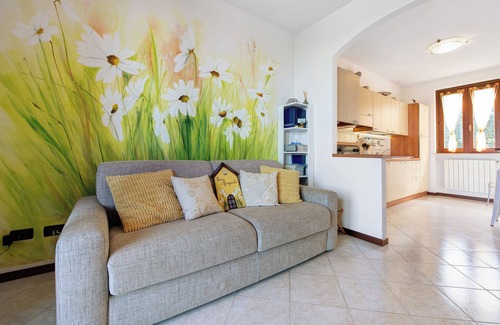 Lonato del Garda Apartment | Studio 'Margarita' with Lake View, Wi-Fi and Air Conditioning
