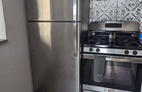 Shaw Apartment | Studio Mins to STL Zoo, W&D Parking Forest Park