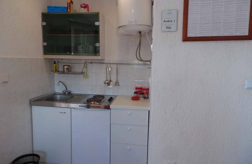 Kornic Apartment | Studio mit Terrasse und Klimaanlage