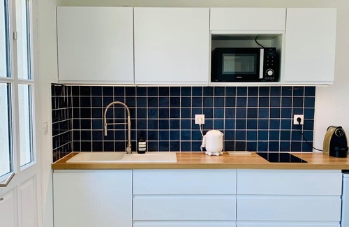 Lyon City Centre Apartment | Studio near Fourvière in a quiet area with a view of the Alps, the Saône & old Lyon