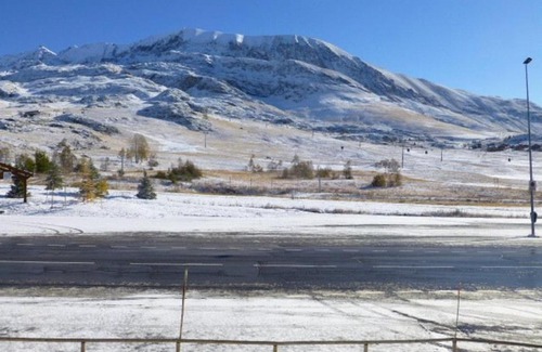Cognet Apartment | Studio pour 4 pers avec balcon, TV, cuisine équipée, à 50m des pistes - Alpe d'Huez - FR-1-405-101