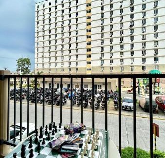 Lapu-Lapu Apartment | Studio Retreat with Balcony and Pool