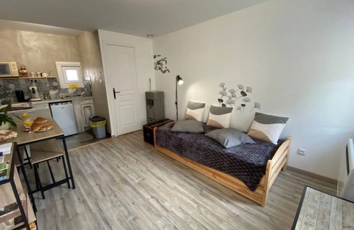 Soligny-la-Trappe Apartment | Studio Soligny Centre Travail Repos Vacance