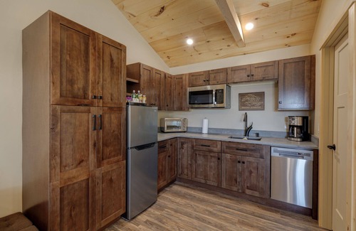 Sunapee Hotel | Studio Suite #3 at The Lodge | Minutes from Sunapee Harbor & Mount Sunapee