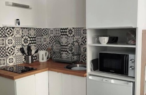 Morlaix Apartment | Studio terrace in town center near pedestrian streets, port, restaurants.