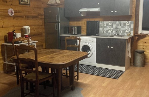 Priay Apartment | Studio -terrace two minutes from the Ain river and its pebble beach