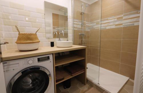 Greoux-les-Bains Apartment | Studio tout confort - Climatisation, parking, wifi