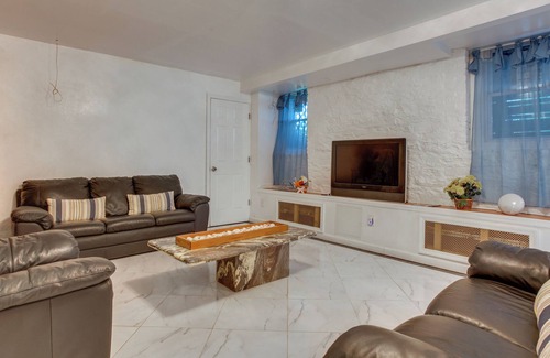 East Orange Apartment | Studio w/ Deck Access: Near New York City!