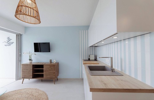 La Cotiniere Apartment | Studio with sea view, direct access to the beach