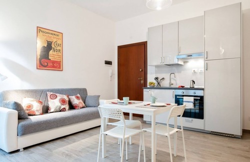 Santo Stefano Apartment | Studio with balcony near Giardini Margherita