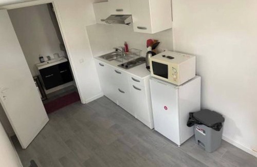 Joinville-le-Pont House | Studio with patio