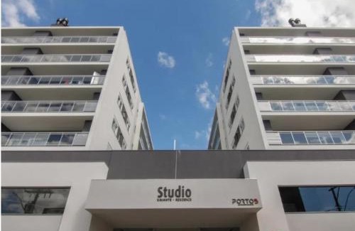 Centro Apartment | Studio Xavante - novo, confortável, com garagem coberta e portaria 24h
