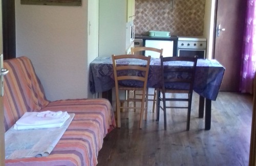 Embrun Apartment | Studios in chalets with private parking.