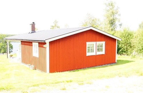 Bruzaholm House | Stuga med sjöutsikt.
