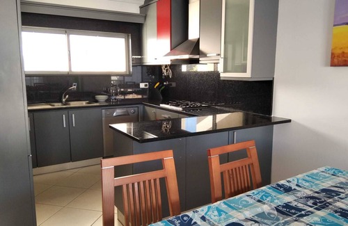 Manta Rota House | Stunning 3 Bed Townhouse, 5min walk from the beach.