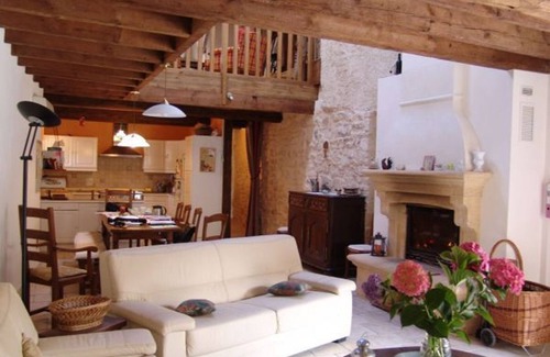 Buxieres-sous-les-Cotes Cottage | Stunning 19th-Century Farmhouse with Electric Car Charger, Near Madine Lake and Lorraine Park