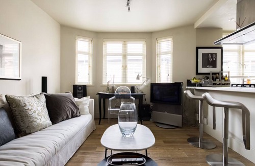 Prince's Apartment | Stunning 1-Bed Apartment in London