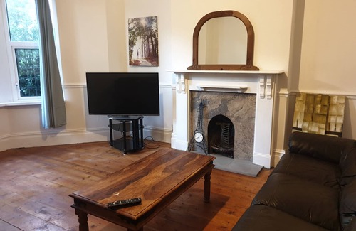 Weston-super-Mare Apartment | Stunning 2-Bed Apartment in Weston-super-Mare