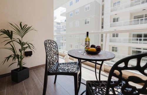 Qawra Apartment | Stunning 2bed Apartment In Spb By Homely!
