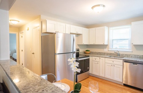 Top of the Hill House | Stunning 2BR/1BA home in Newport with Parking
