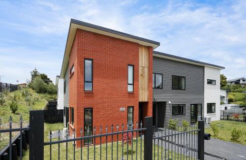 Hamilton House | Stunning 3 bedrooms house in Hillcrest - Close to Waikato University & Cambridge