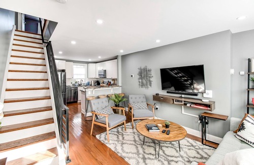 South Philadelphia House | ★ Stunning 3BR Modern Charm in South Philly ★