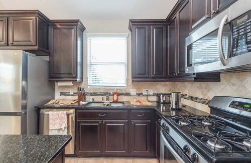 Fulshear House | Stunning 4BR Home in Gated Katy Community - Spacious, Modern & Luxurious #41267