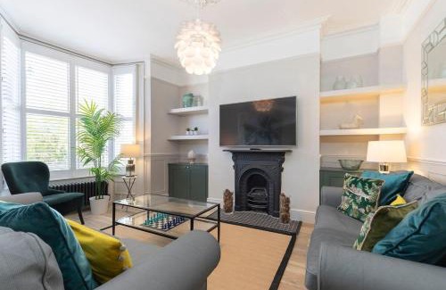 Cheltenham House | Stunning 5 Bed 4 Bath Period Home