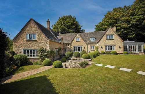 Burford House | Stunning 5 bedroomed Cotswold family house near Burford!