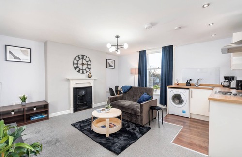 Doncaster Apartment | Stunning Albion Place/City Center Apt/Free Parking