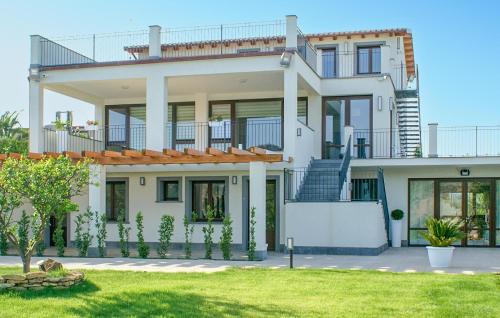 Mazzarino House | Stunning Apartment In Mazzarino