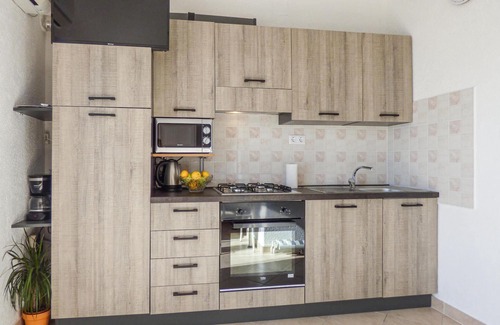 Mimice Apartment | Stunning apartment in Mimice with WiFi