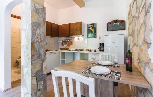 Gregovica Apartment | Stunning Apartment In Pula With Wifi