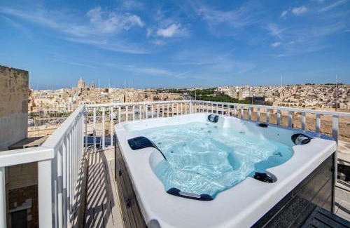 Senglea Apartment | Stunning apartment with Hot Tub