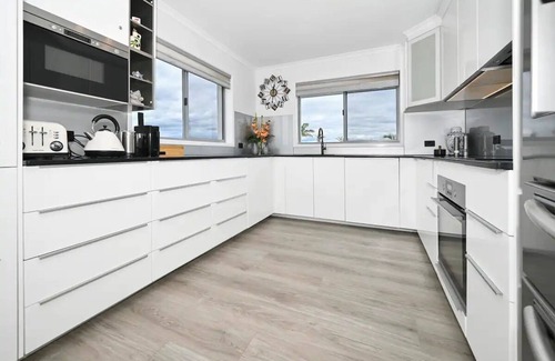 Buddina House | Stunning, Beachfront Dream Home - ZA3