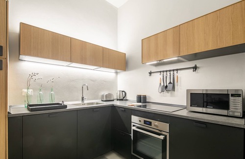 San Lorenzo Apartment | STUNNING BLUE FLORENCE