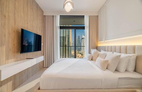 Downtown Dubai Apartment | Stunning Burj View - 4BR - Walk to the Dubai Mall!