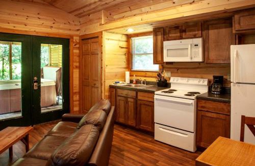 Equality House | Stunning Cabin with Hot-tub and Fireplace in Herod, Illinois