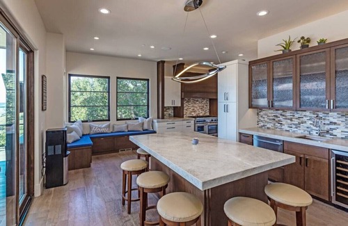 Farm Hills Villa | Stunning California Resort + Infinity Pool