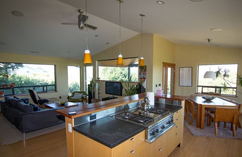 Hood River House | Stunning Double Mountain & Hood River Valley Views - East Side