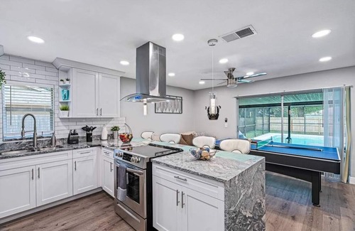 Seffner Community Alliance House | Stunning Heated Pool House Close to Tampa & Casino